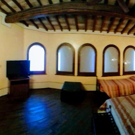 camere della vecchia posta Trevi Esterno foto