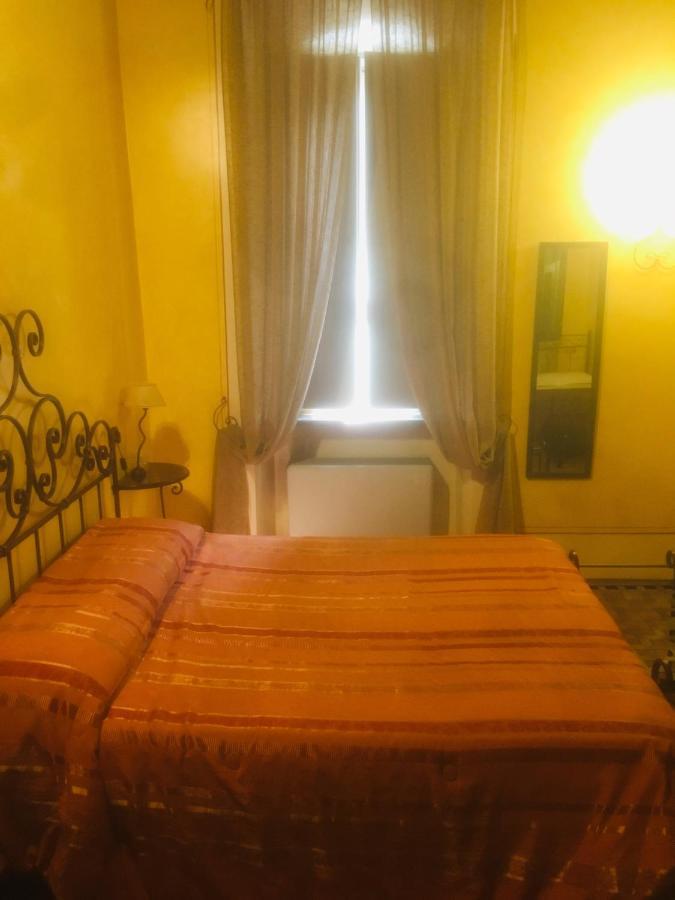 camere della vecchia posta Trevi Esterno foto
