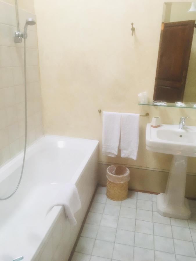 camere della vecchia posta Trevi Esterno foto